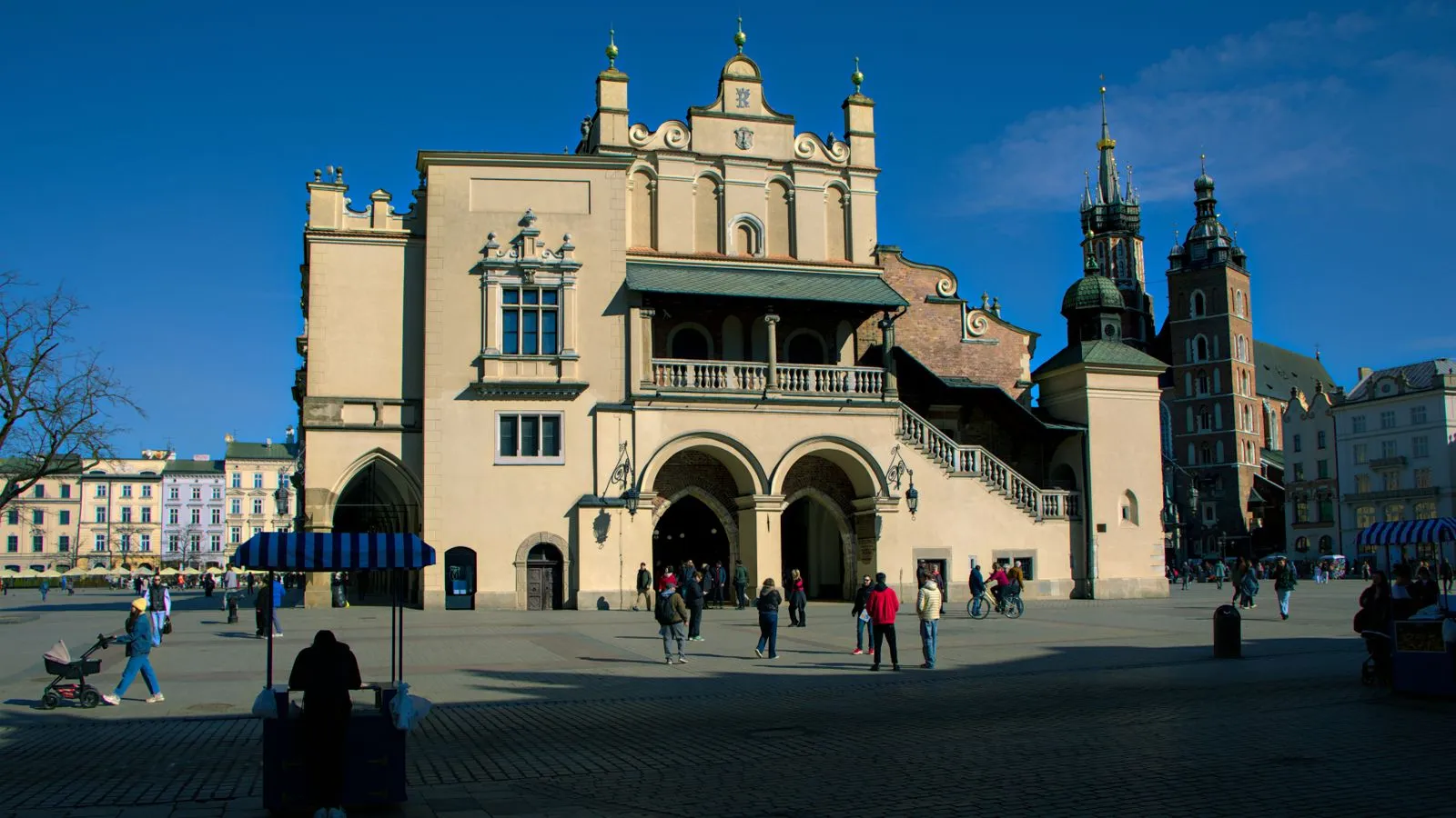 The Main Square in Kraków with the Cloth Hall