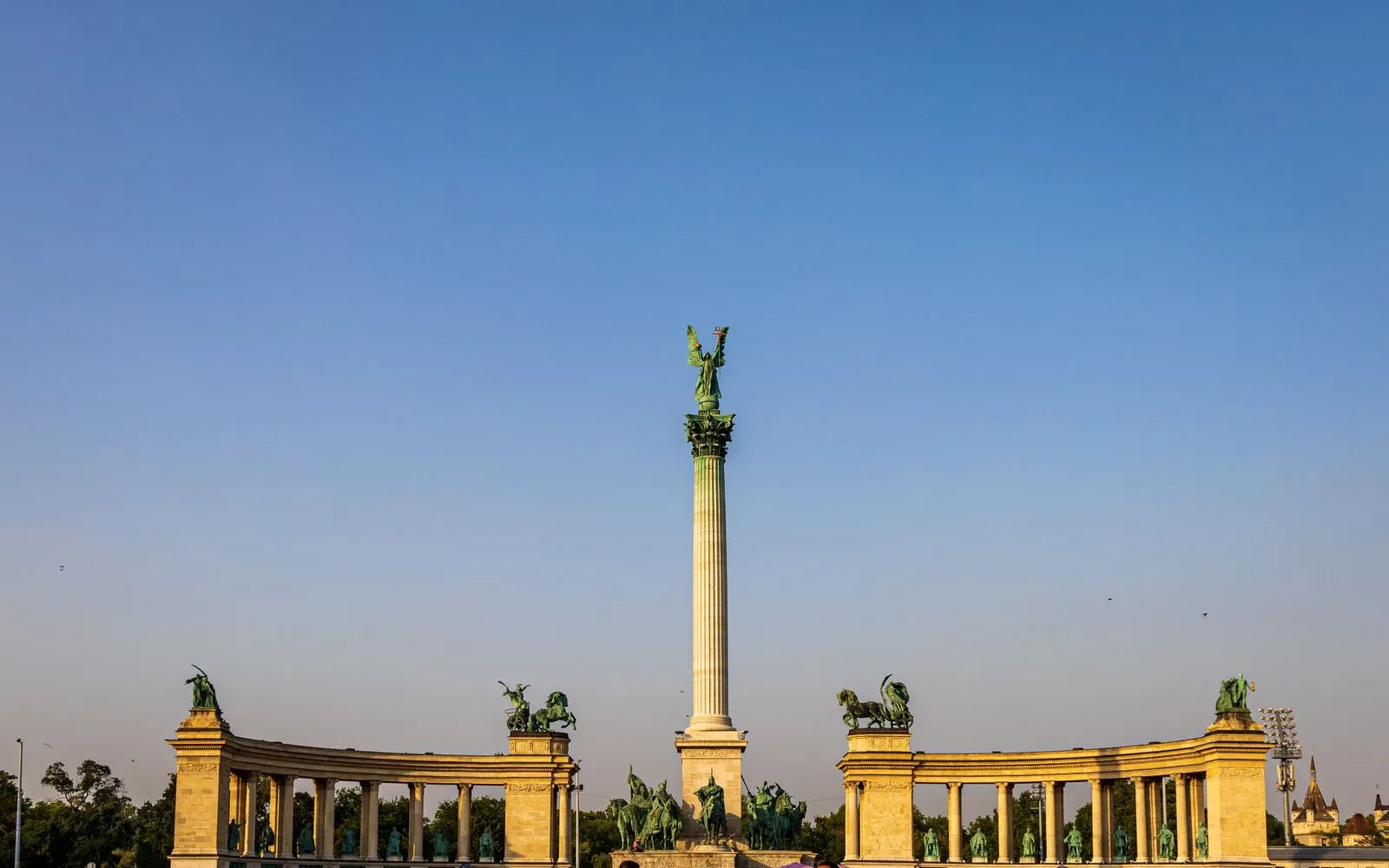 Heroes’ Square & City Park