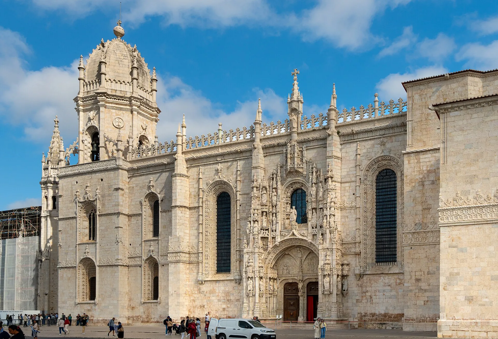 Jerónimos Monastery & pastéis de Belém