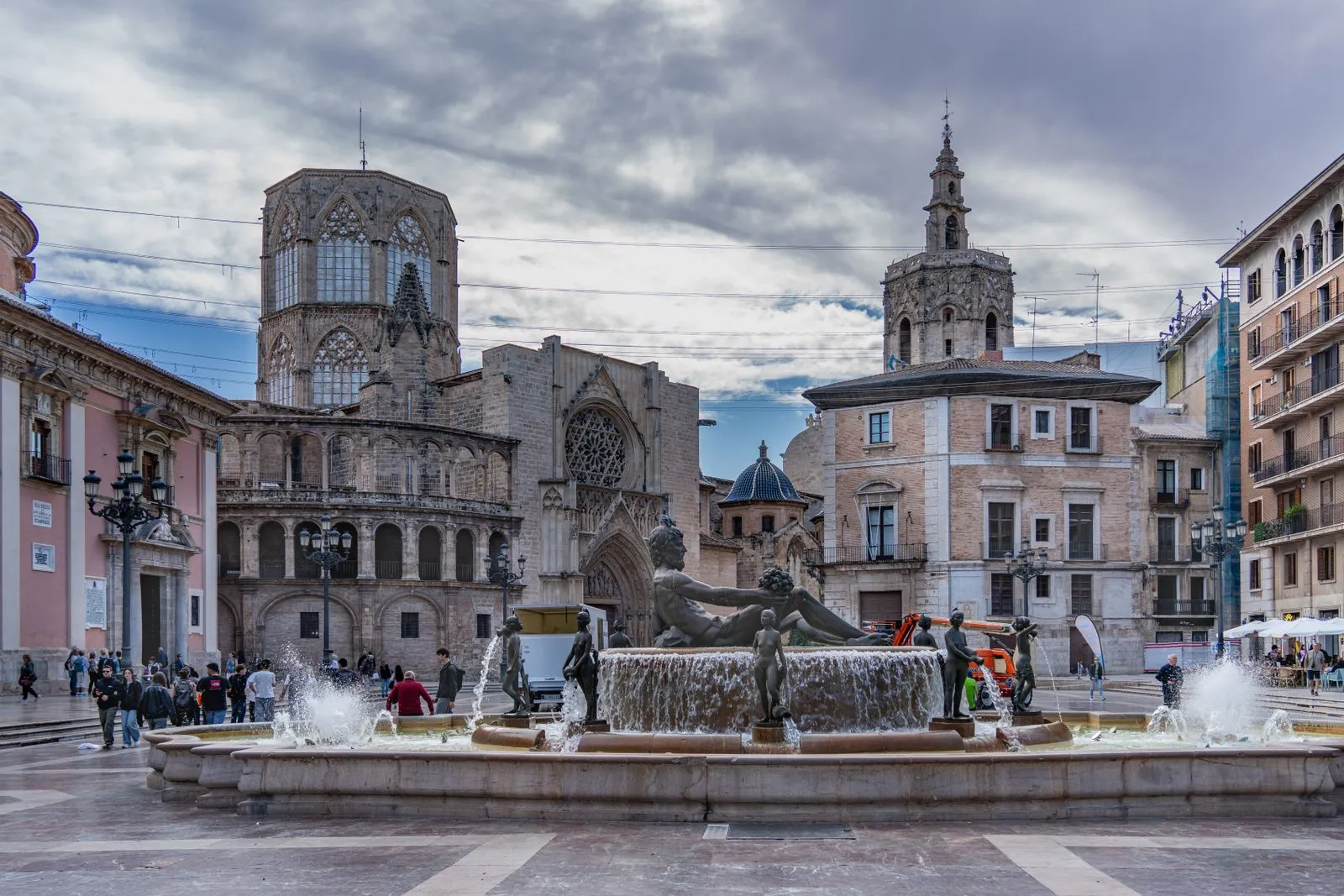Plaza de la Virgen & the Water Tribunal
